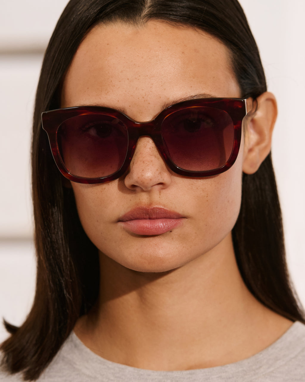 La Shade Papillon Lunettes de Soleil pour femme in Brun