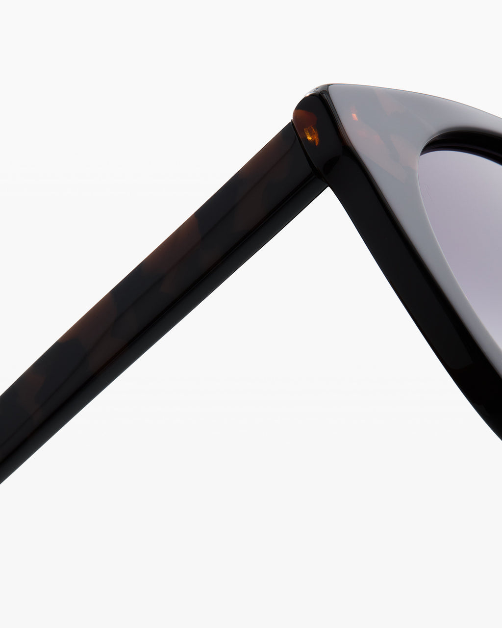 The Lulah Butterfly Women's Sunglasses in Black