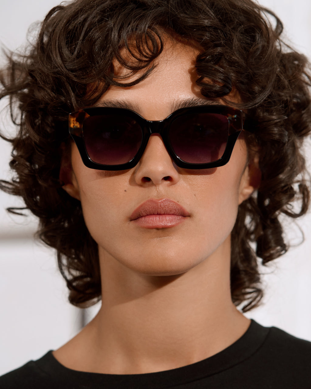 La Rita Papillon Lunettes de Soleil pour femme in Noir