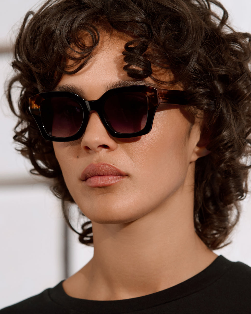 La Rita Papillon Lunettes de Soleil pour femme in Noir