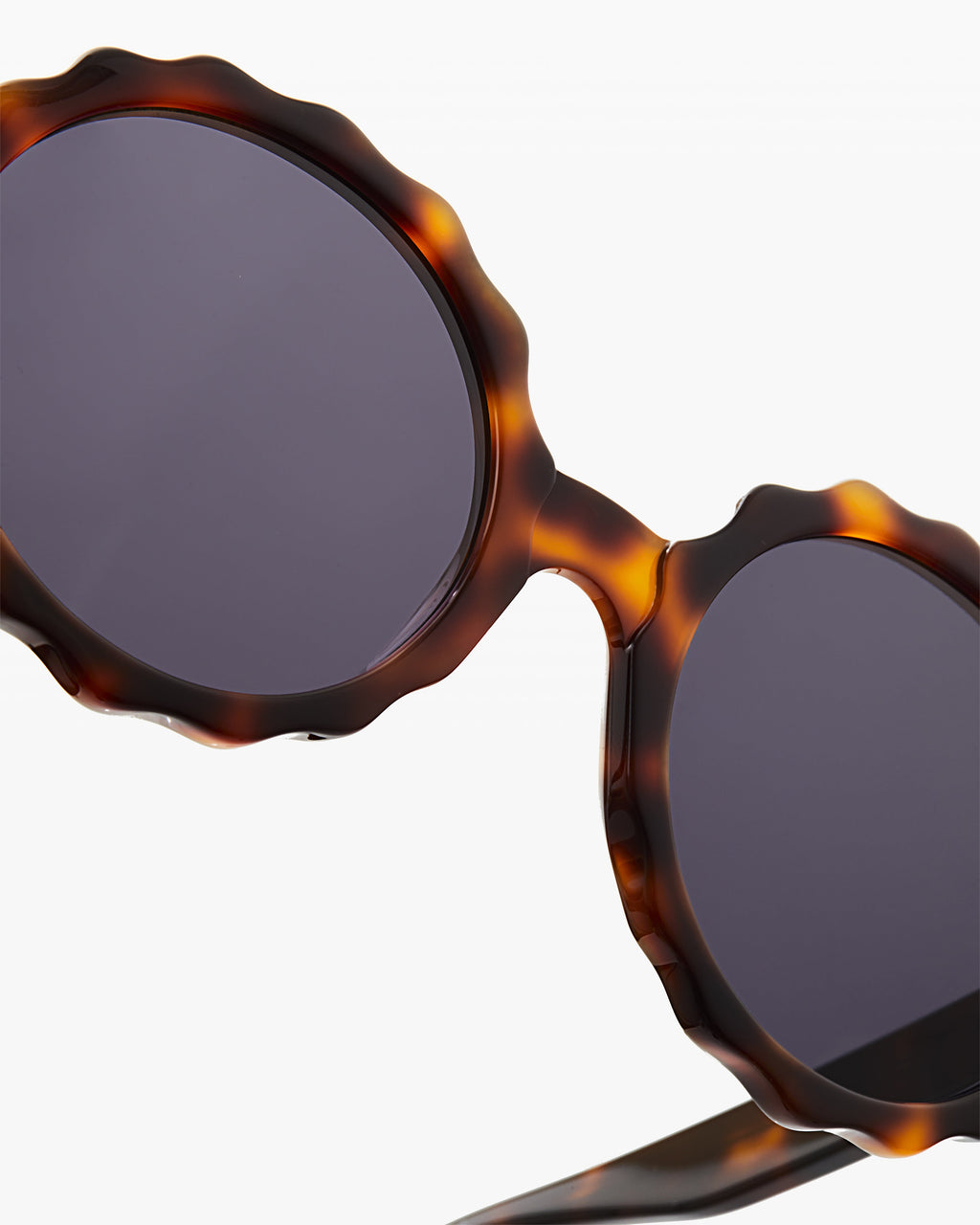 The Lily Round Women's Sunglasses in Tortoise
