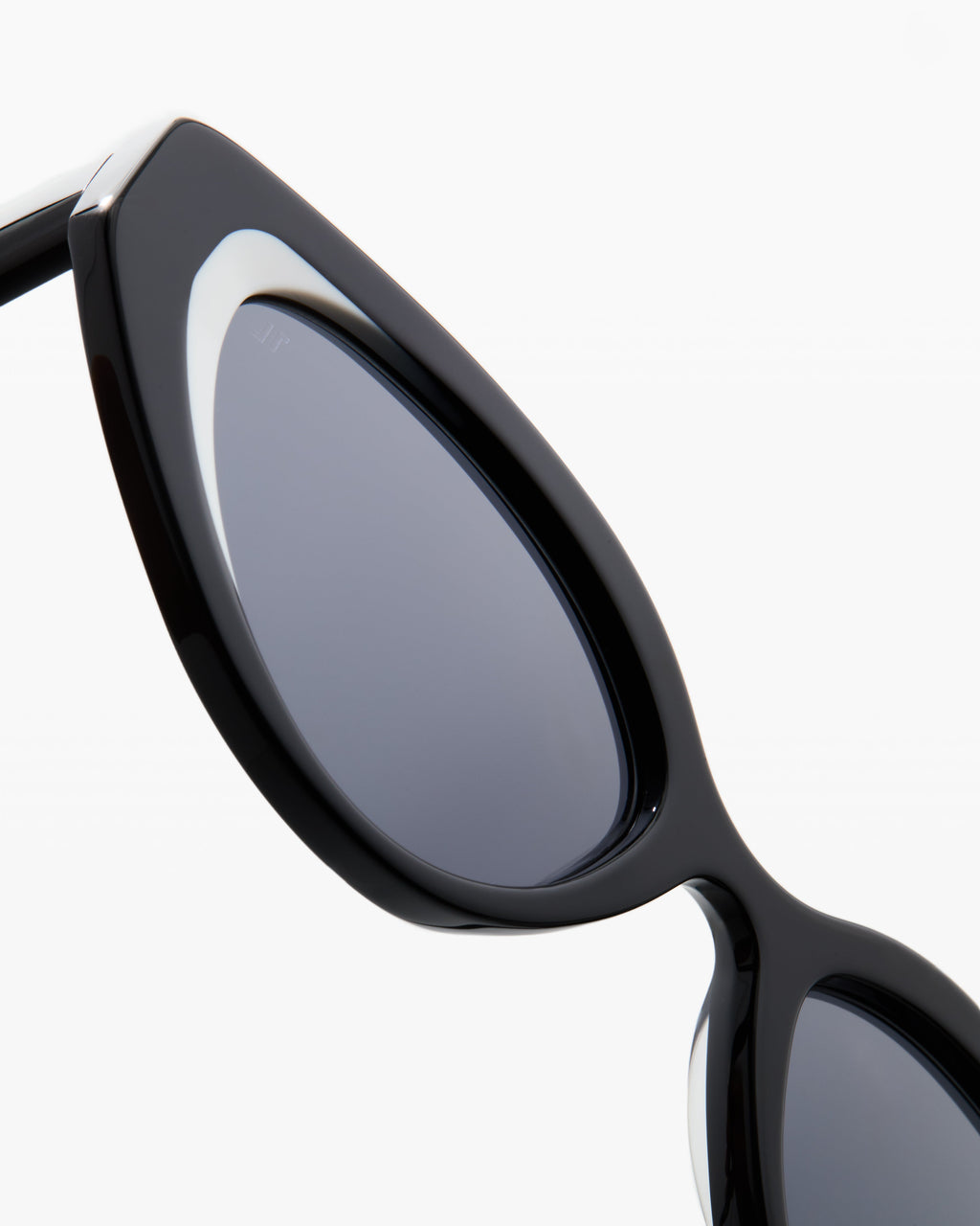The Linda Butterfly Women's Sunglasses in Black
