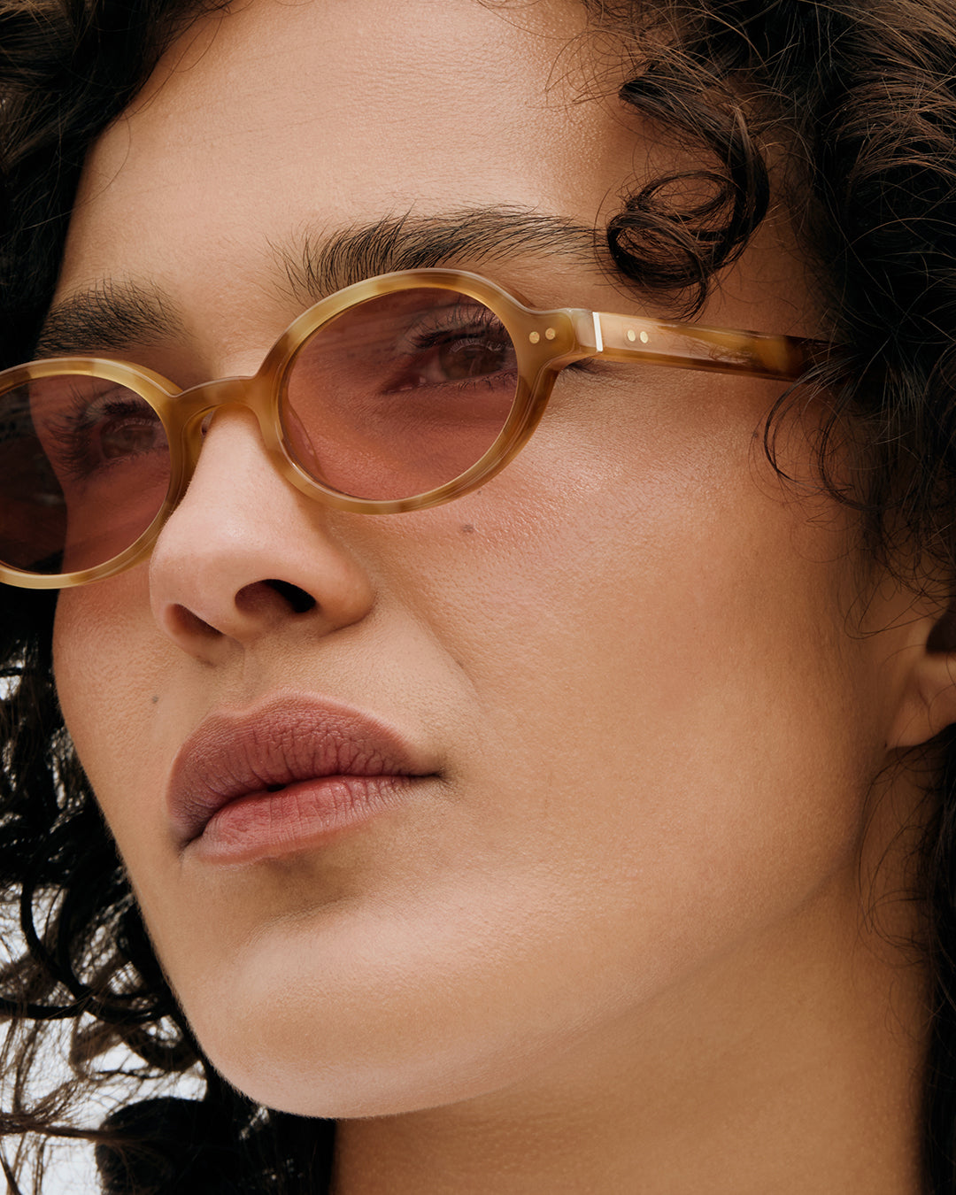 The Elvie JF Colors Oval Women's Sunglasses in Light Tortoise