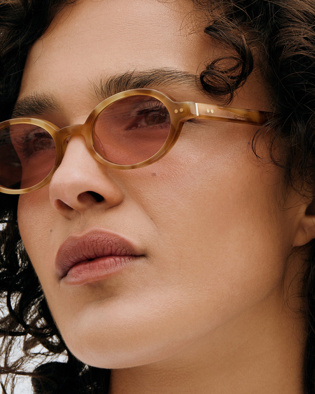 The Elvie JF Colors Oval Damen-Sonnenbrillen in Helle Schuppe