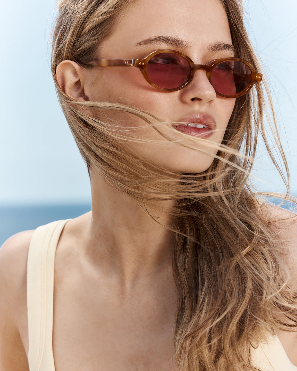 La Elvie JF colors Ovale Lunettes de Soleil pour femme in Ecaille claire