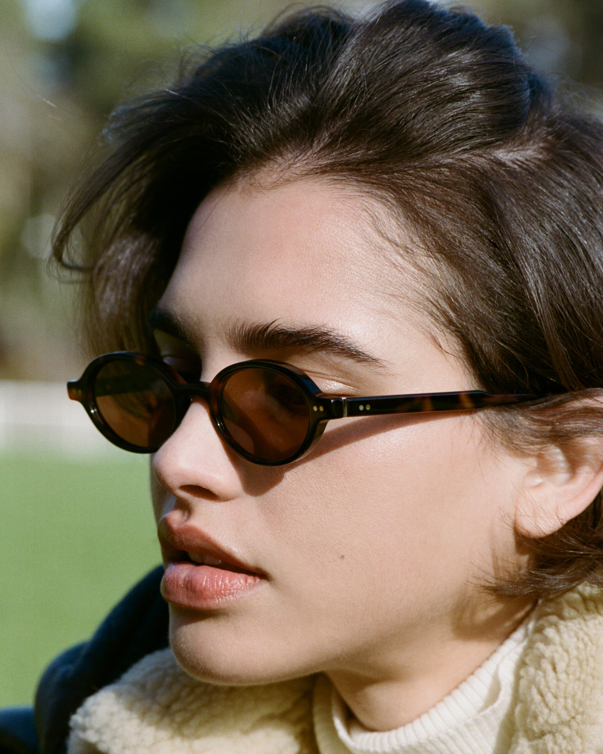 The Elvie Oval Women's Sunglasses in Dark Tortoise