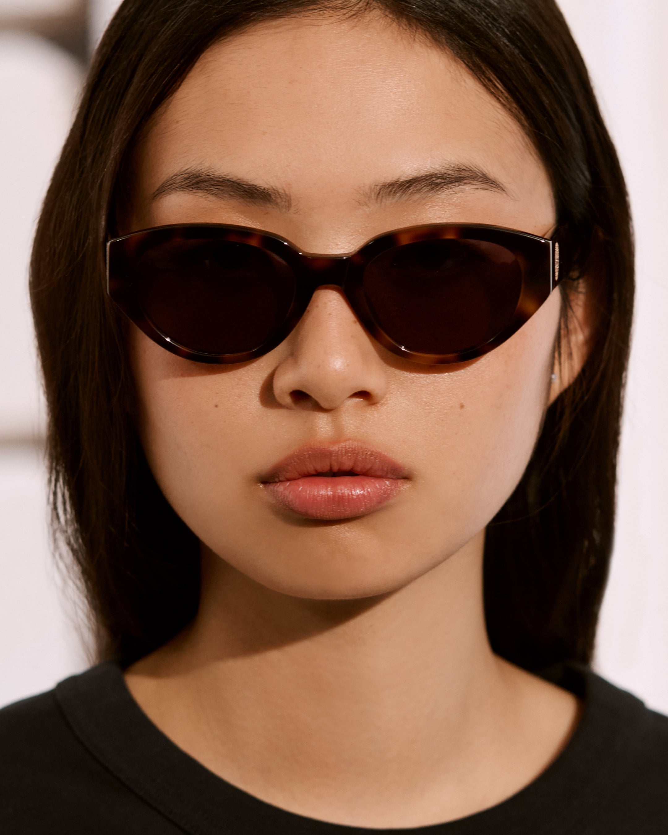 The Meli Icons Butterfly Women's Sunglasses in Tortoise | Jimmy