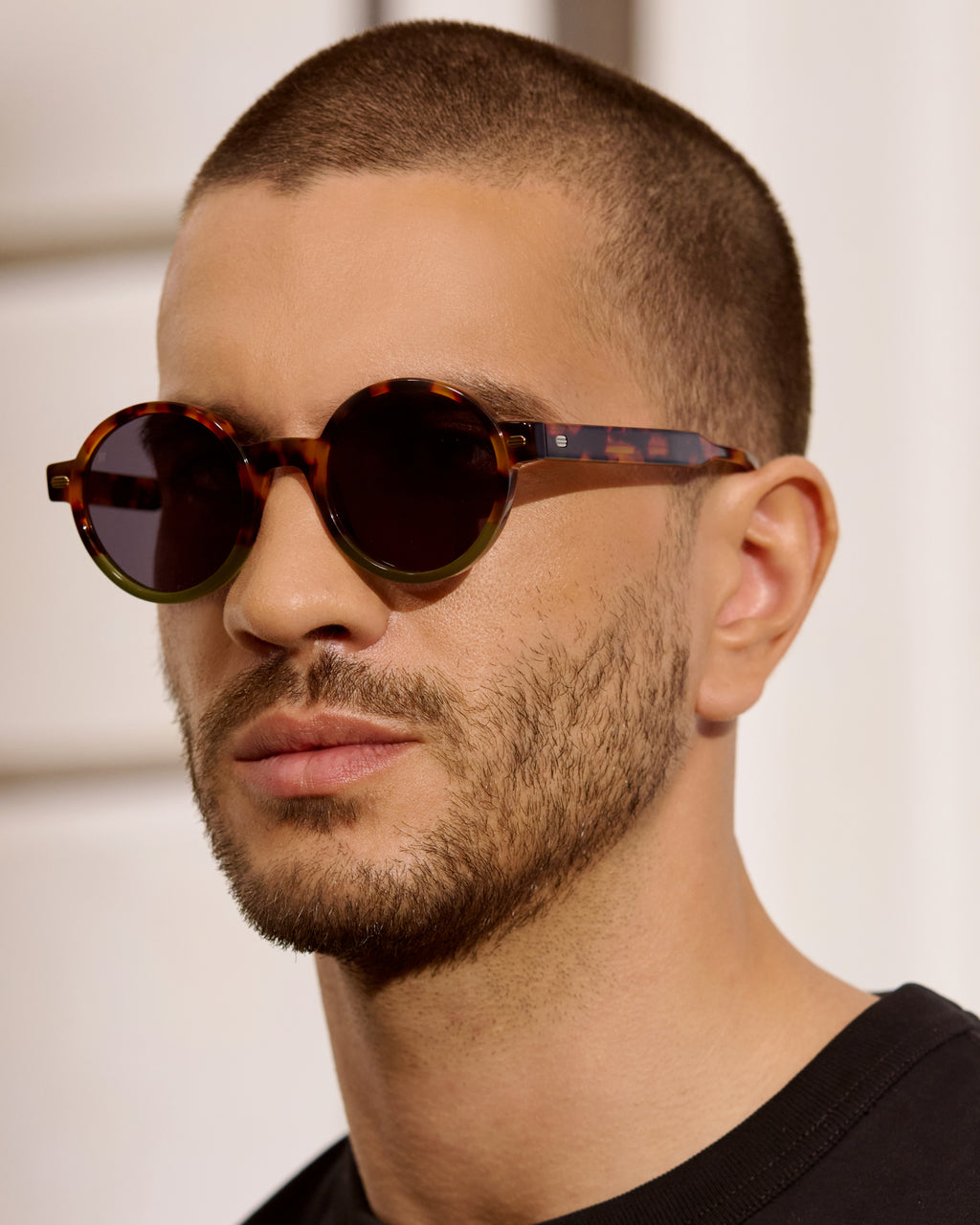 The Gadjo Round Men's Sunglasses in Tortoise