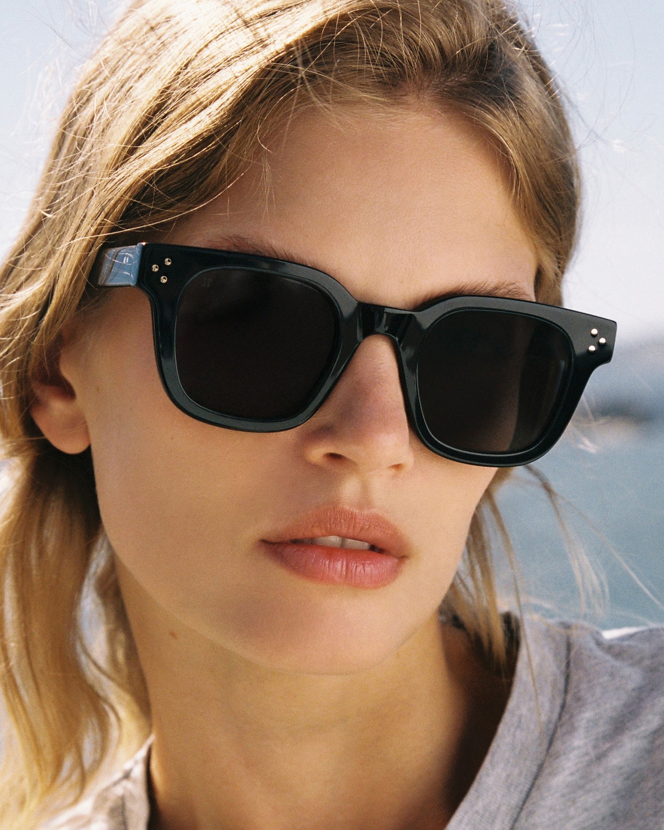 La Chase Rectangulaire Lunettes de Soleil pour femme in Noir