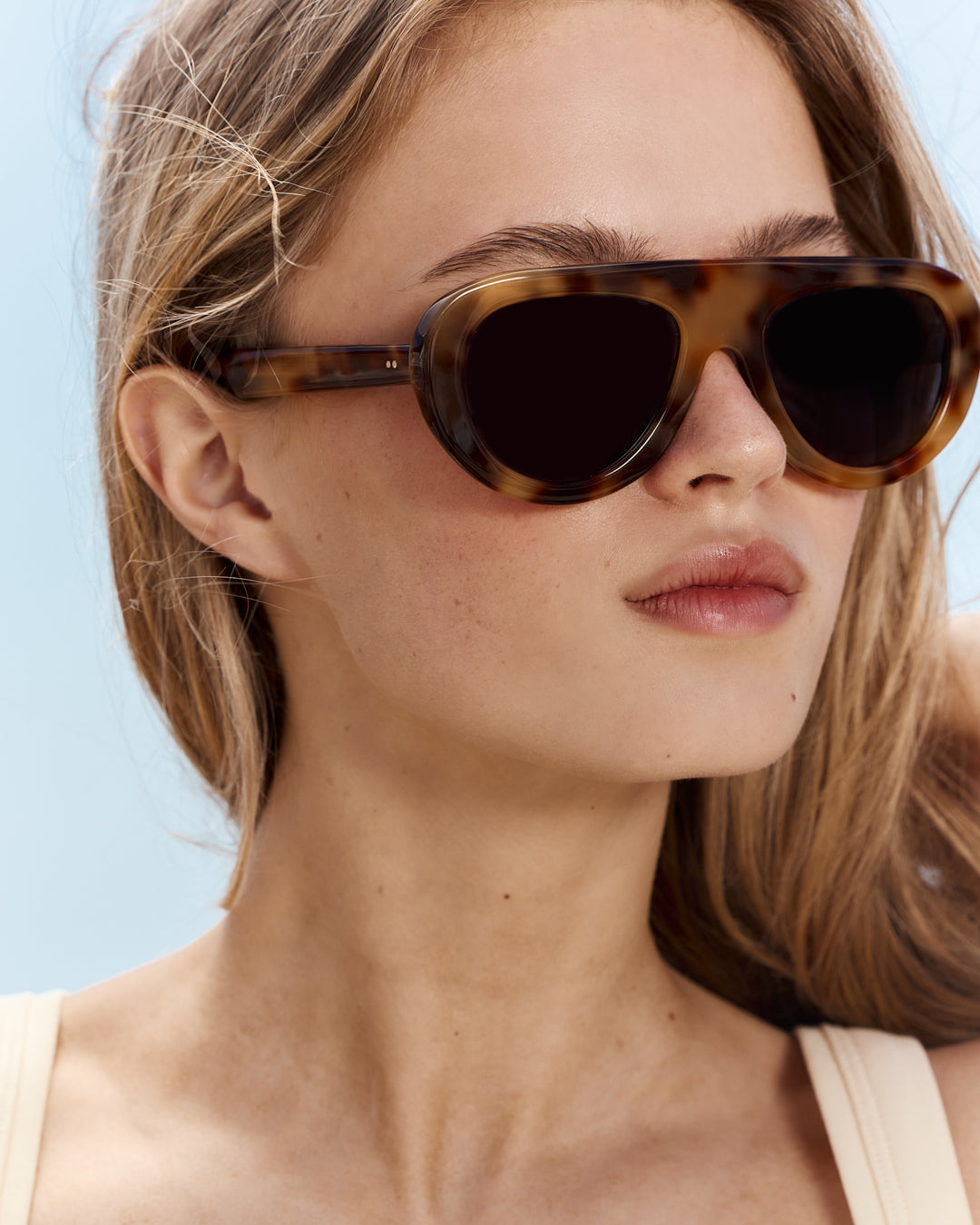 The Gabrie Medium Women's Sunglasses in Light Tortoise | Jimmy