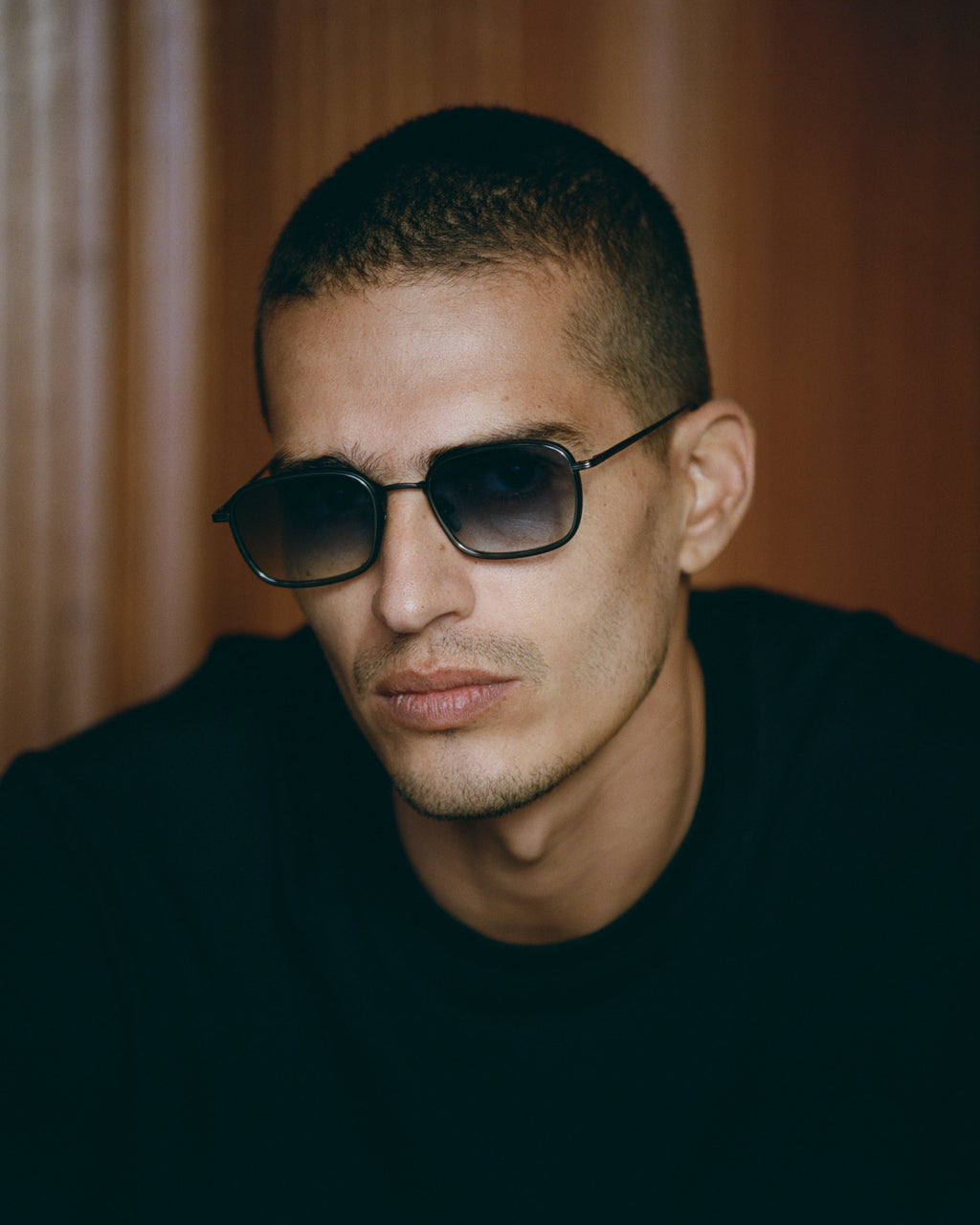 La Yoshi Rectangular Gafas de Sol para Hombre in Negro