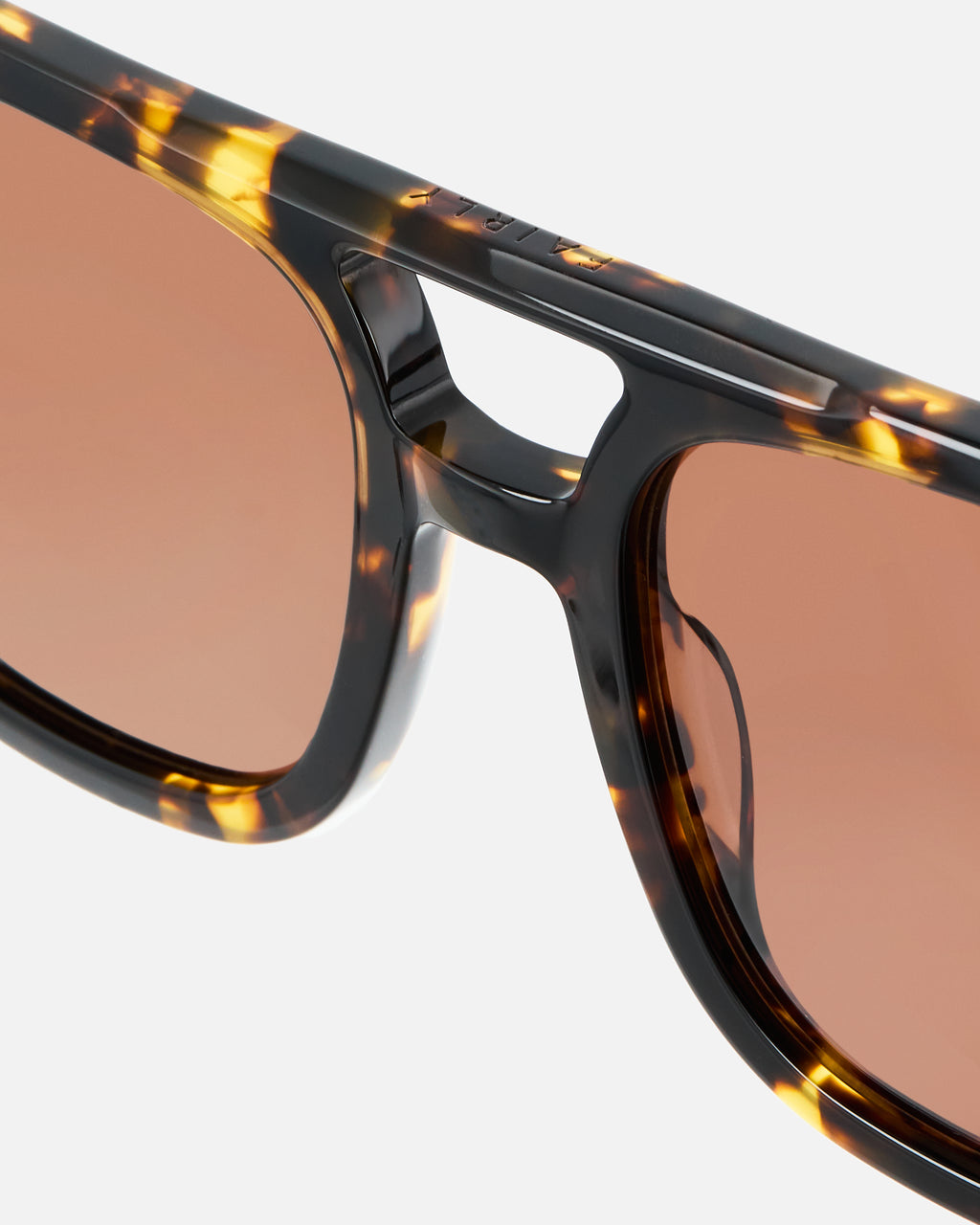 La Elma  Aviateur Lunettes de Soleil pour femme in Ecaille foncée