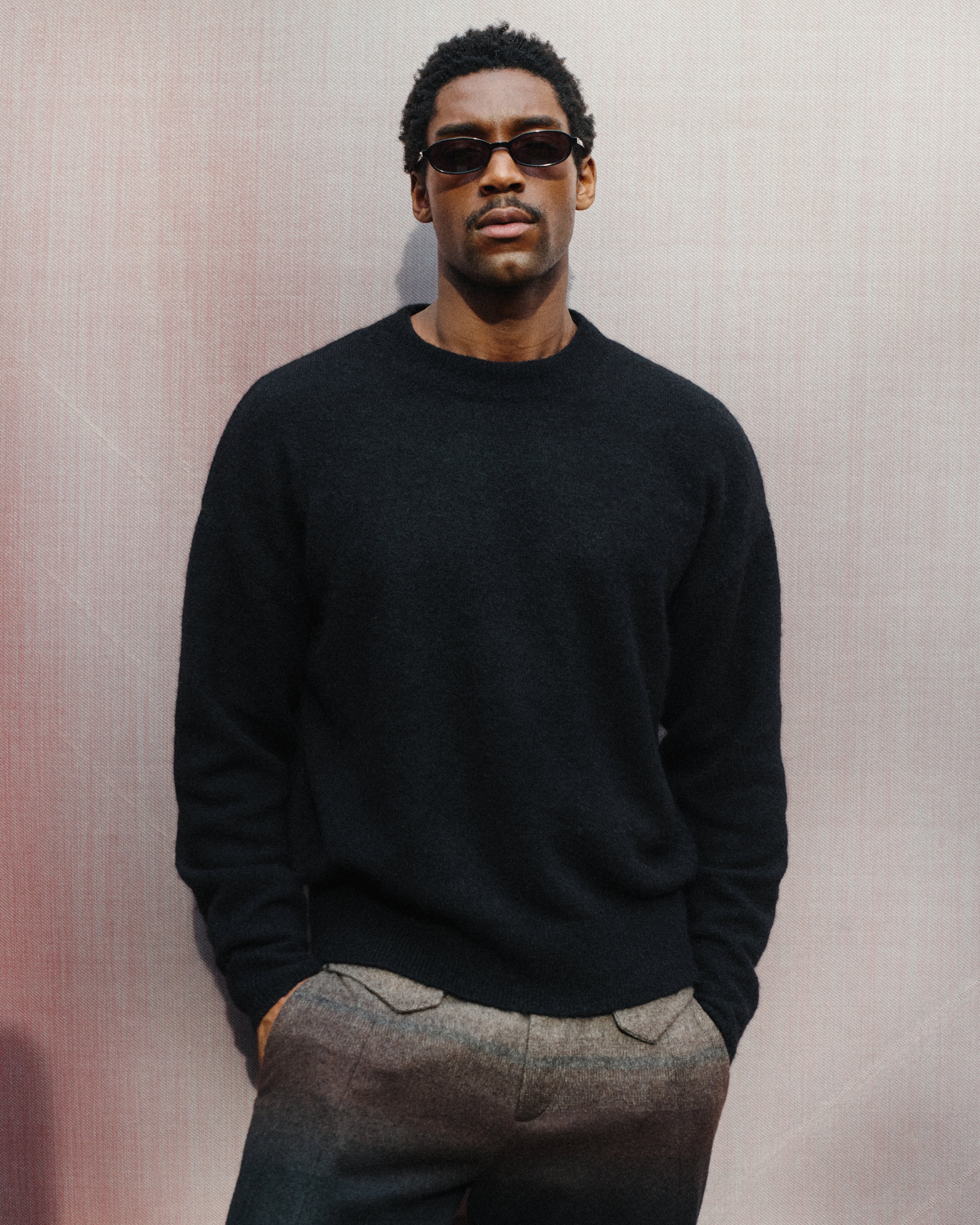 The Emmy Oval Women's Sunglasses in Black