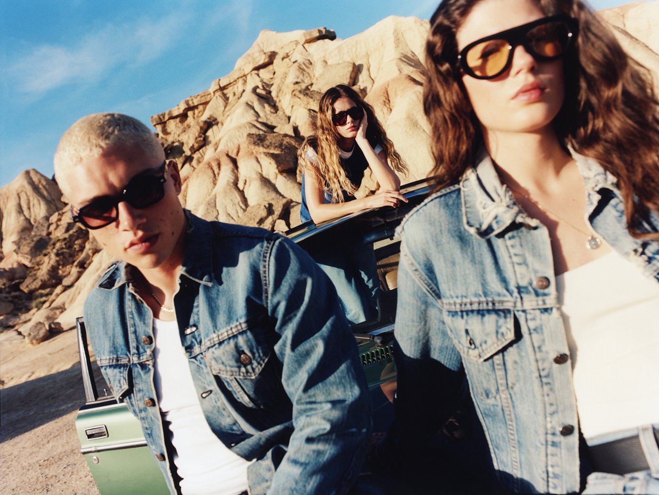The Gabrie Medium Women's Sunglasses in Black | Jimmy Fairly US