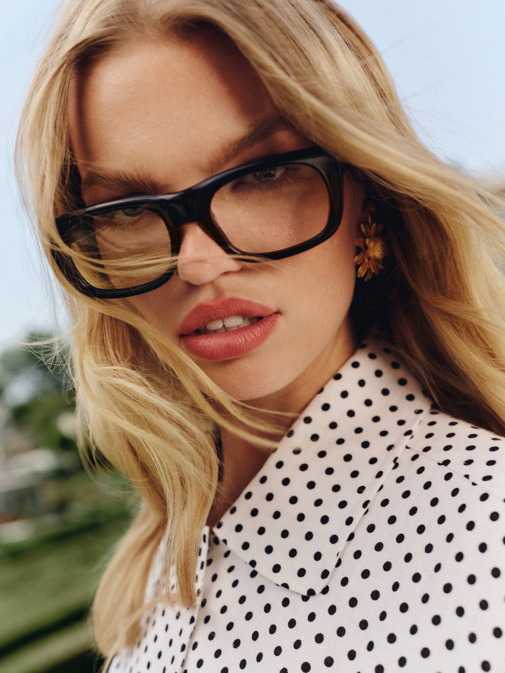 The Eve Square Women's Sunglasses in Black