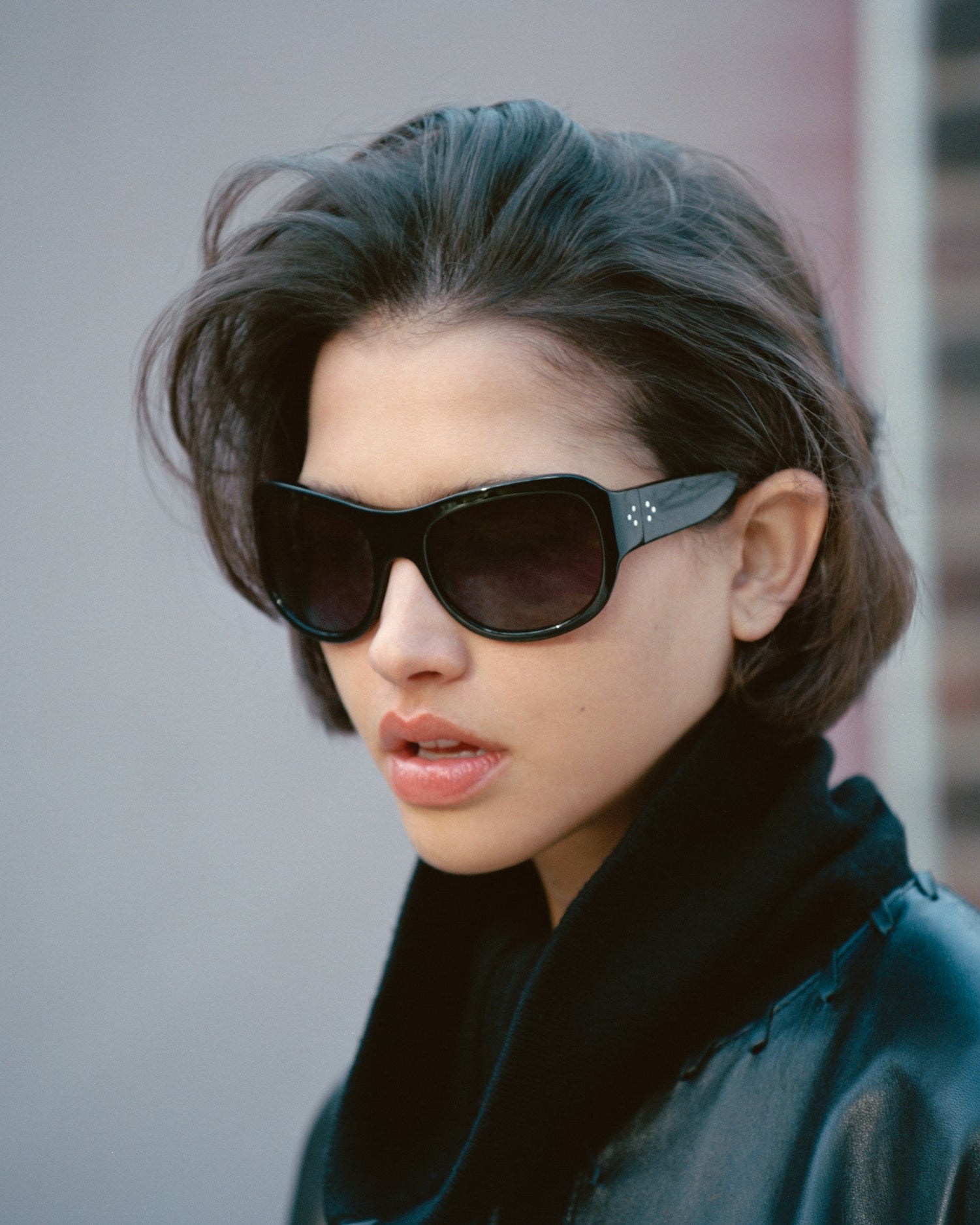 The Aela Aviator Women's Sunglasses in Black