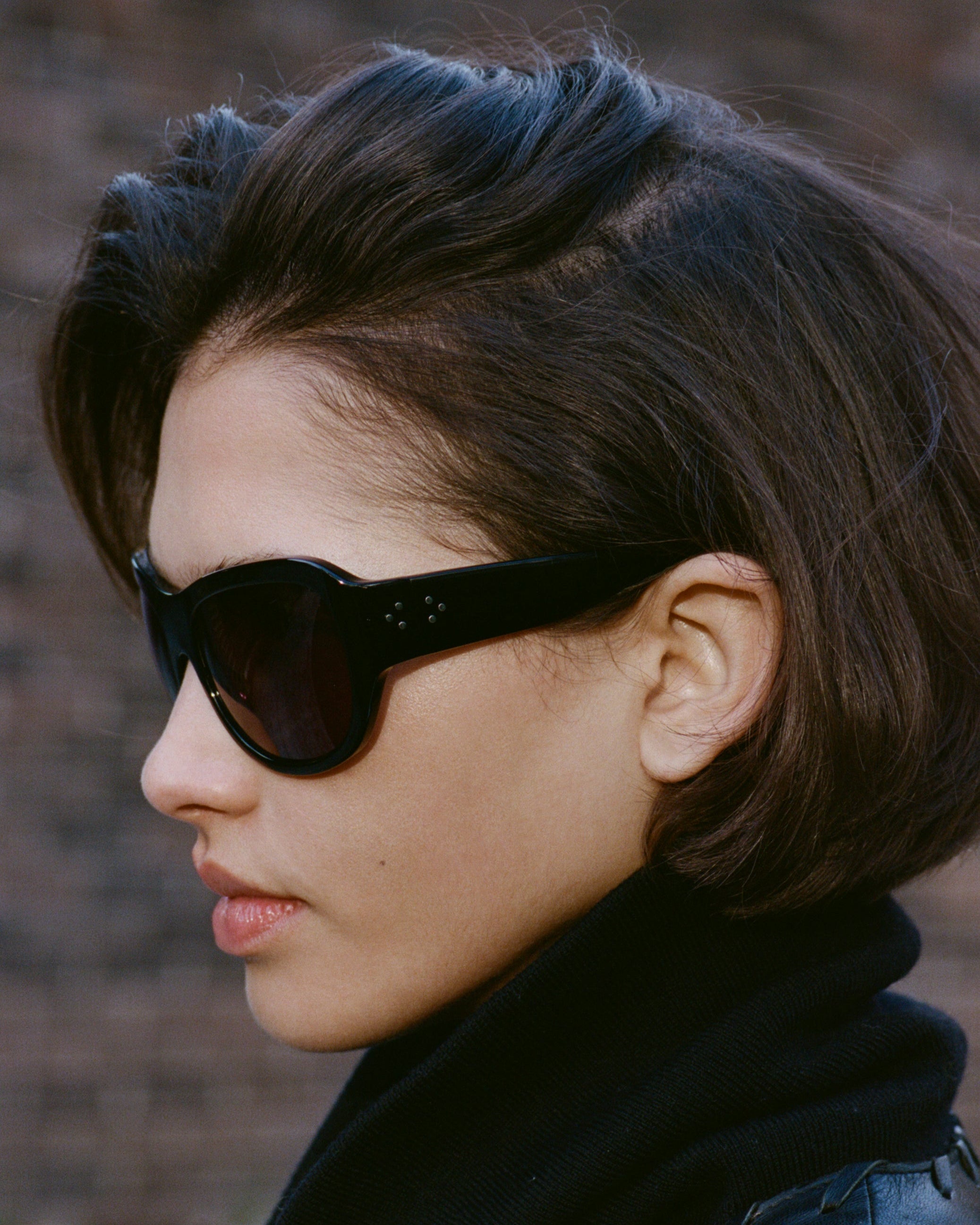 The Aela Aviator Women's Sunglasses in Black