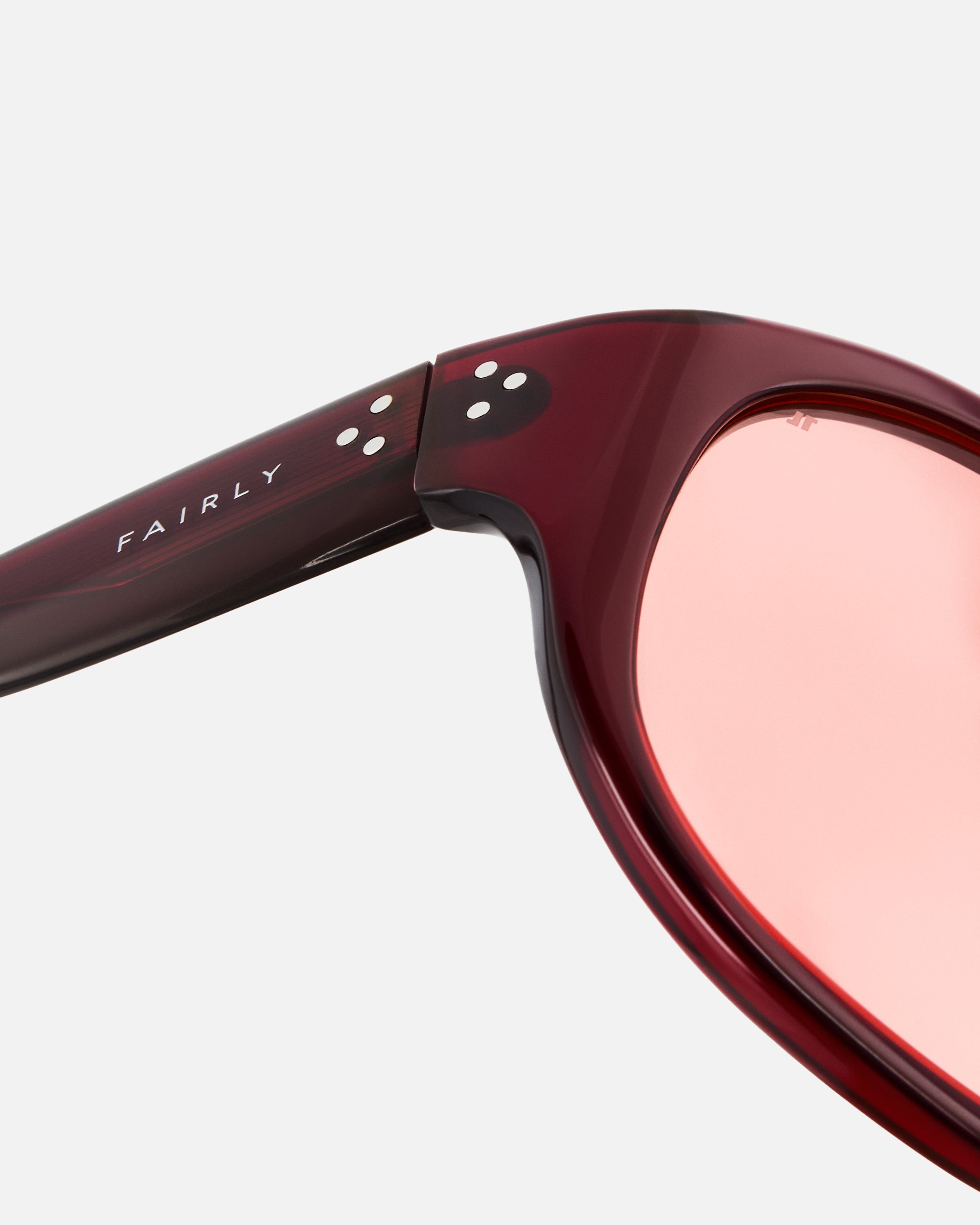 The Luz Aviator Women's Sunglasses in Burgundy