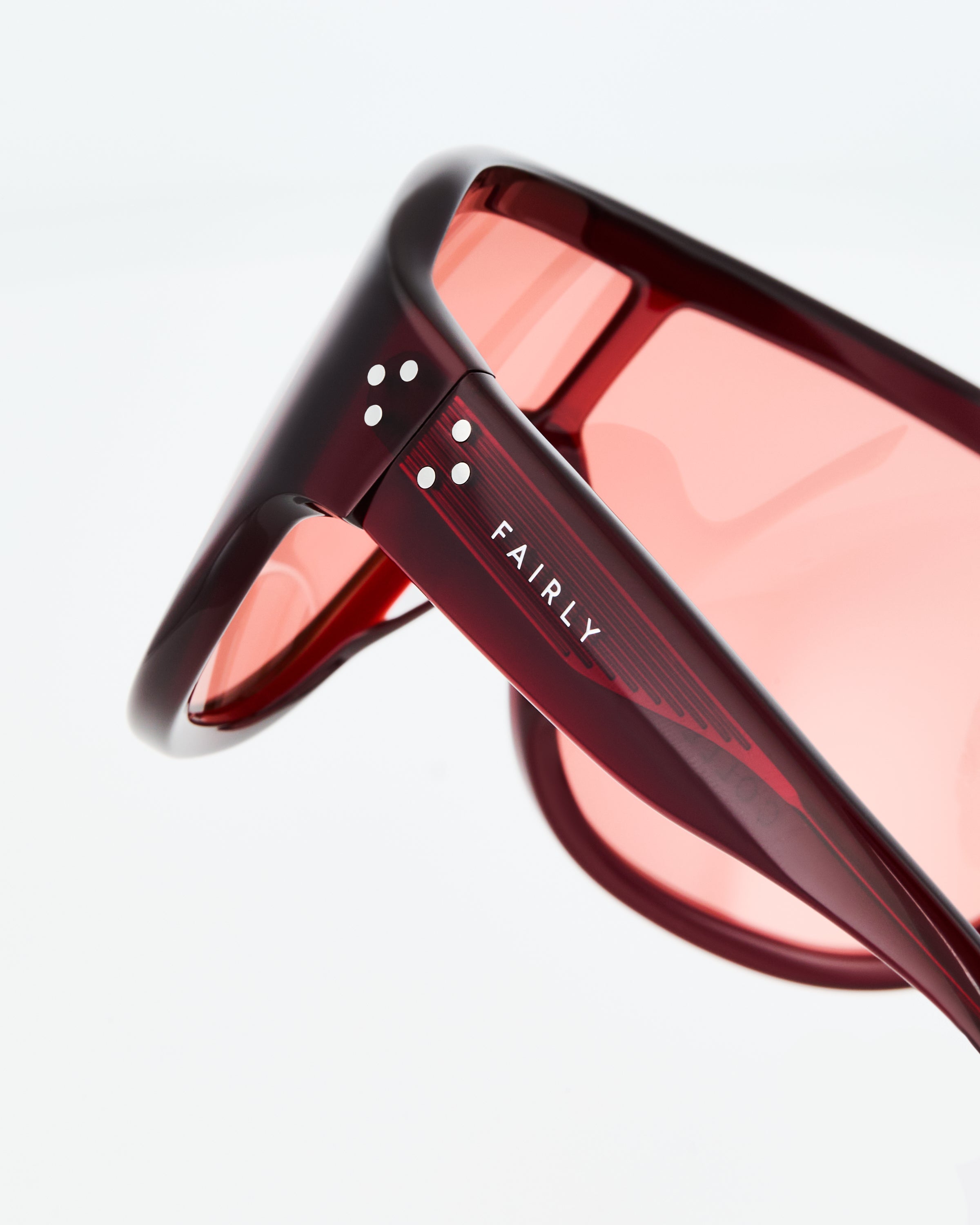 The Luz Aviator Women's Sunglasses in Burgundy