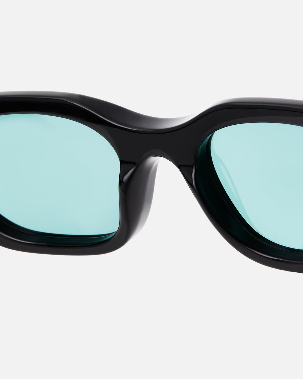 The Gus Oval Men's Sunglasses in Black and blue