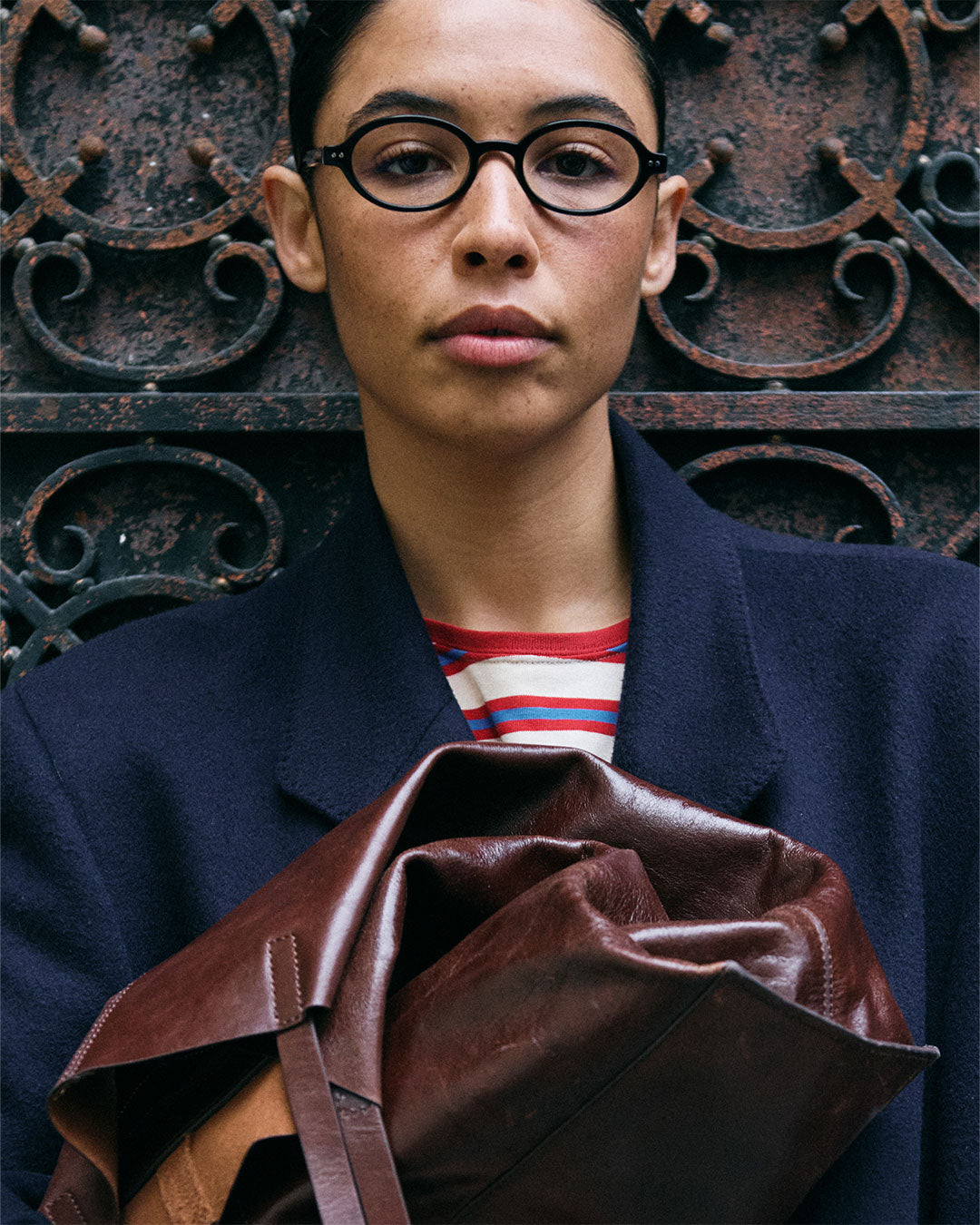 The Elvie L Oval Women's Eyeglasses in Black