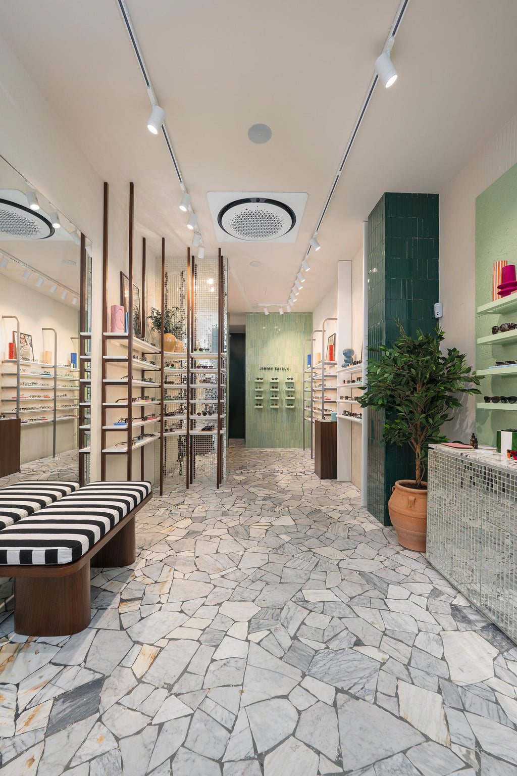 Esplora altri negozi